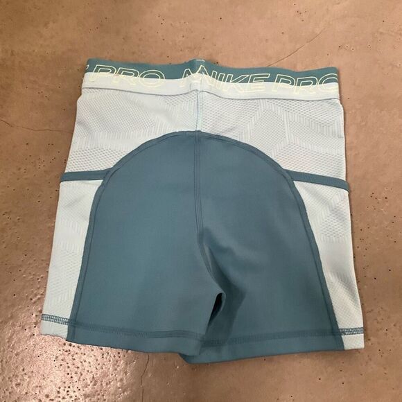 Nike Pro High-Waisted 3" Training Shorts - Picture 5 of 9